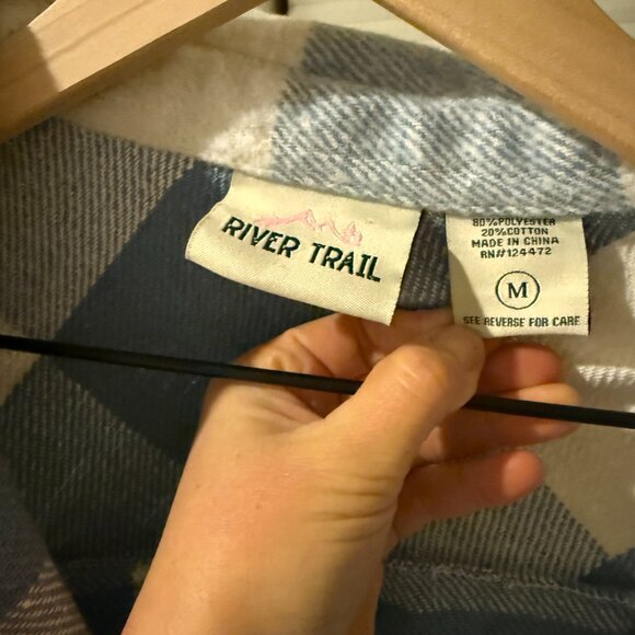 NWT Women's Heavyweight River Trail Flannel Jacket - Picture 4 of 7
